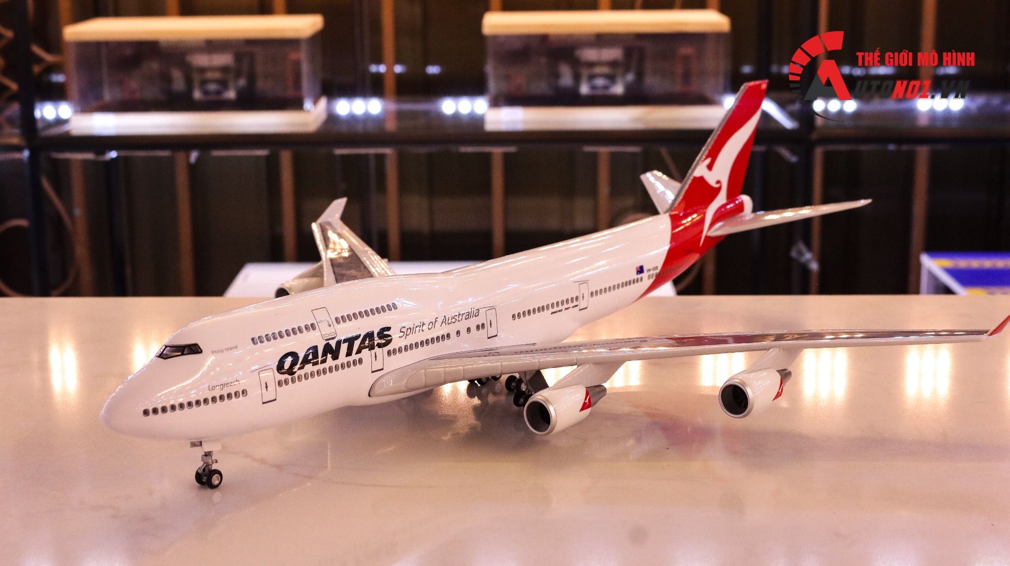  Mô hình máy bay Australia Qantas Boeing B747 47cm 1:130 có đèn led tự động theo tiếng vỗ tay hoặc chạm MB47006 