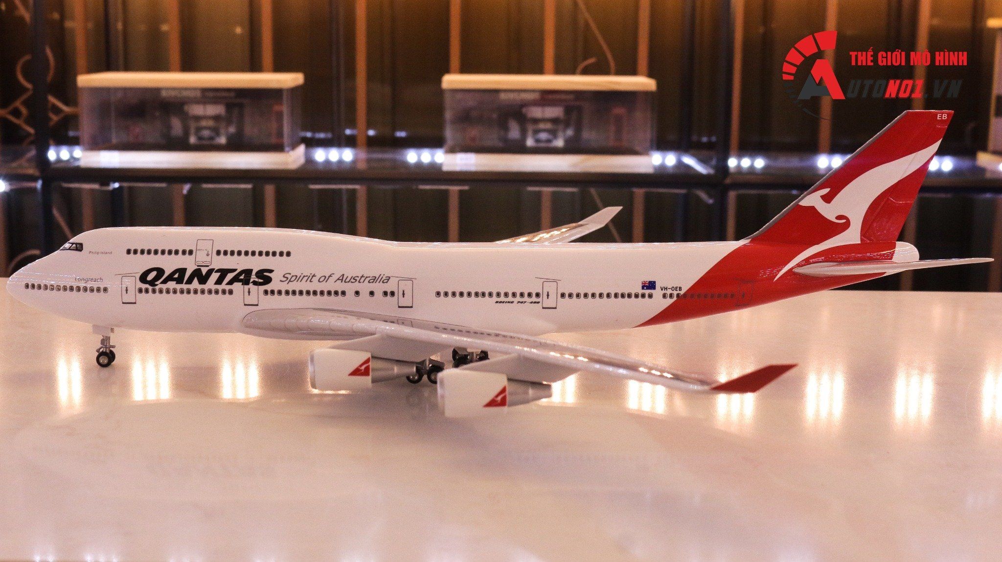  Mô hình máy bay Australia Qantas Boeing B747 47cm 1:130 có đèn led tự động theo tiếng vỗ tay hoặc chạm MB47006 