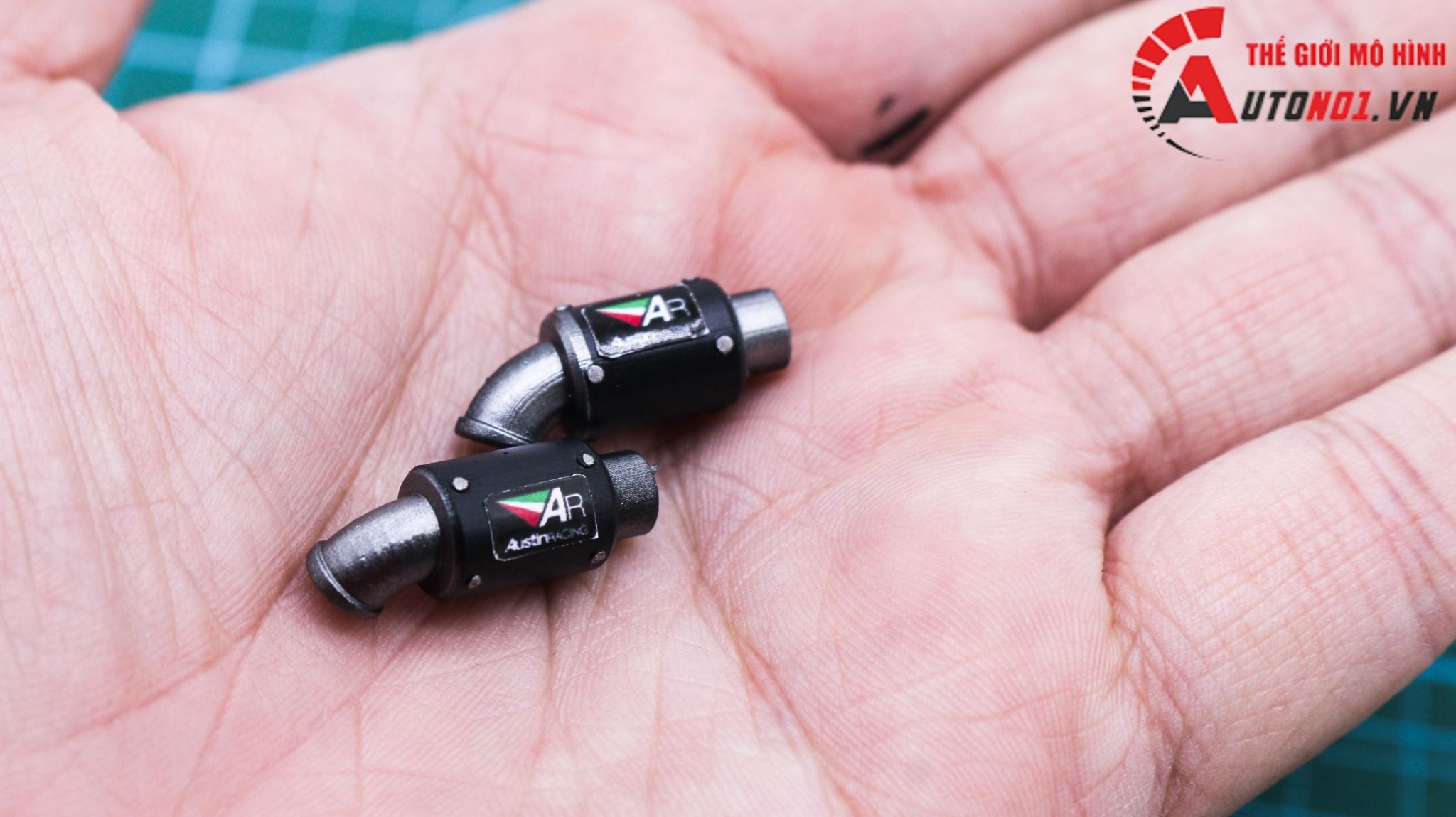  Phụ kiện mô hình lon pô titan và cổ pô dành cho mô hình tỉ lệ 1:12 PK250 