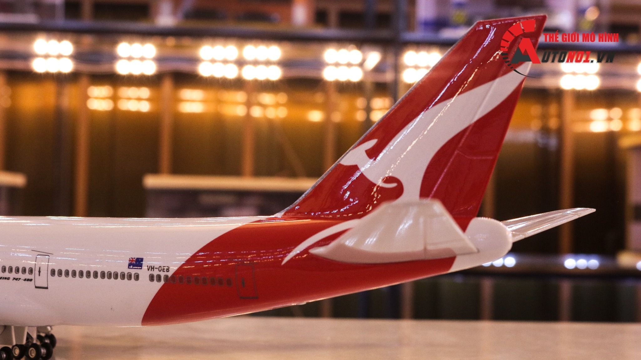  Mô hình máy bay Australia Qantas Boeing B747 47cm 1:130 có đèn led tự động theo tiếng vỗ tay hoặc chạm MB47006 