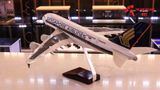  Mô hình máy bay Singapore Airline Airbus A380 47cm 1:130 có đèn led tự động theo tiếng vỗ tay hoặc chạm MB47005 