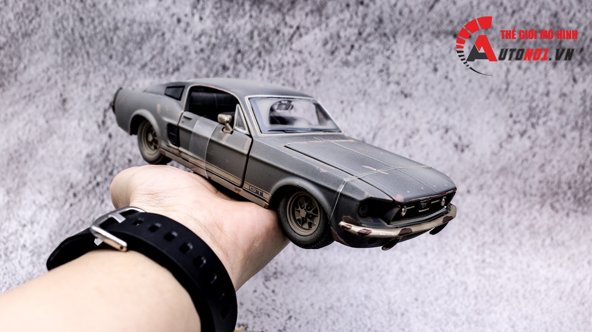  Mô hình xe Ford Mustang 1967 full open 1:24 Maisto OT071 