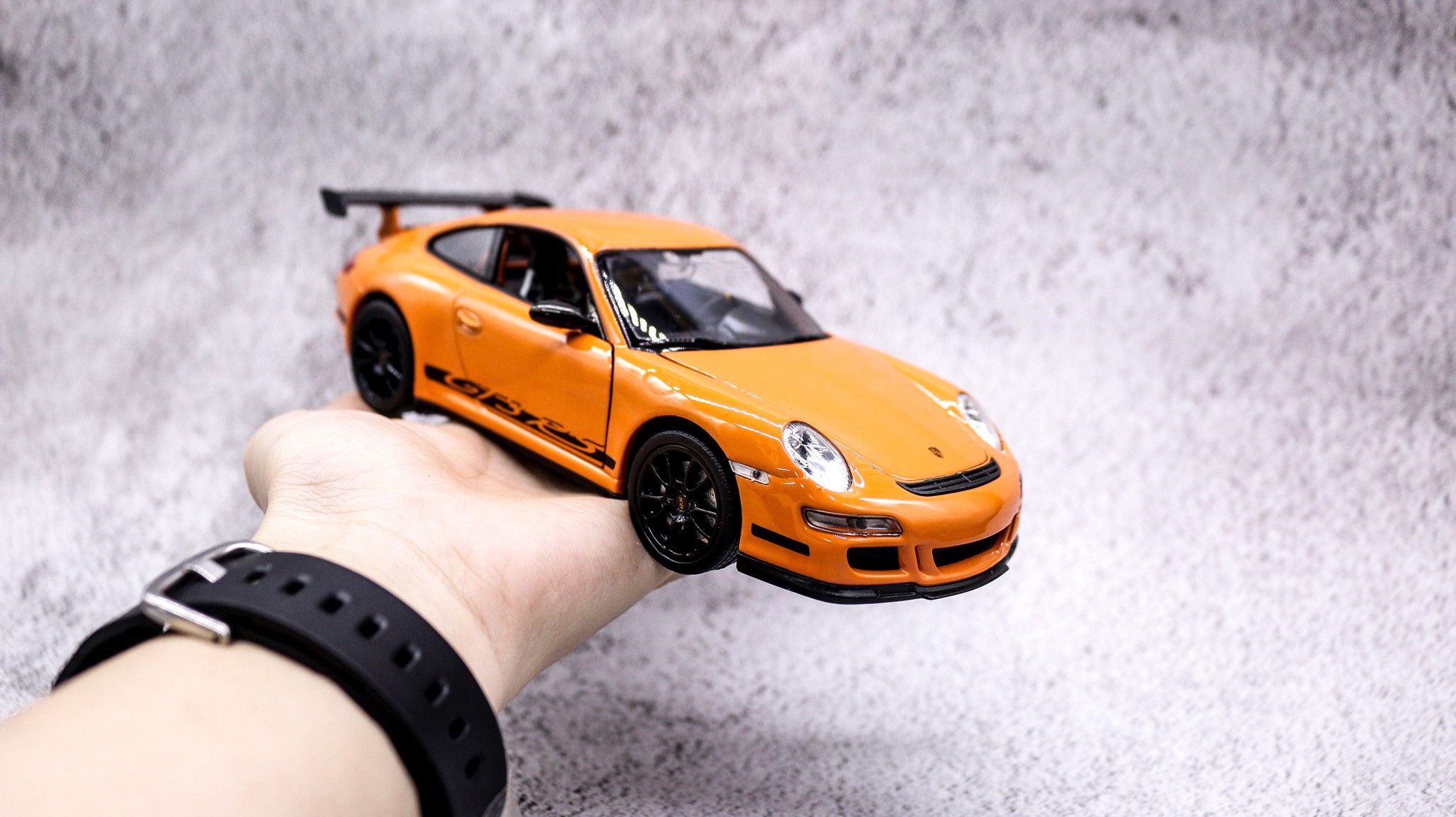  Mô hình xe porsche 911 997 GT3 RS mở 2 cửa - capo - đánh lái được tỉ lệ 1:24 WELLY OT24037 