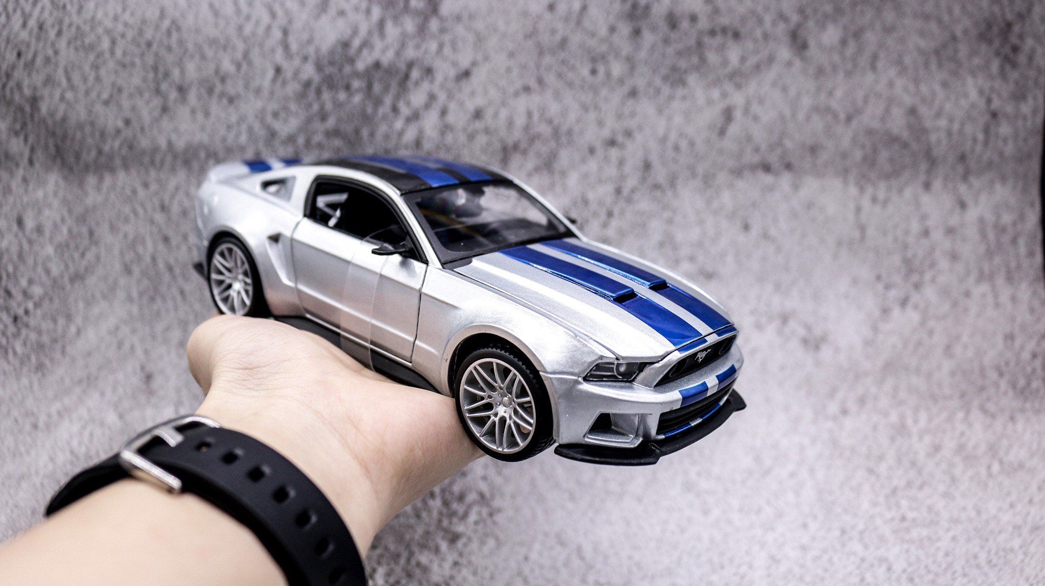  Mô hình xe Ford Mustang GT500 Need for speeds 2014 tỉ lệ 1:24 maisto OT345 