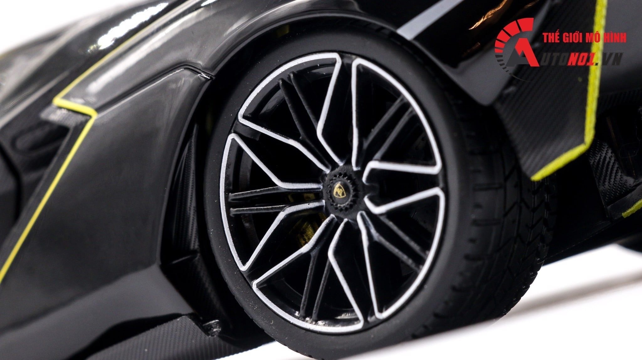  Mô hình xe Lamborghini Sian Fkp 37 Black Yellow 1:18 Bburago 7517 