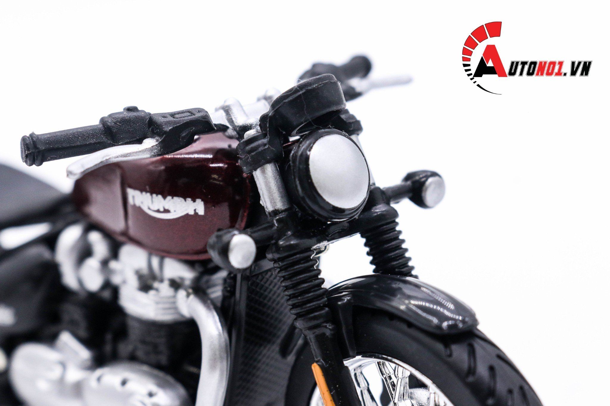  Mô hình xe Triumph bonneville bobber 1:18 Bburago MT003 