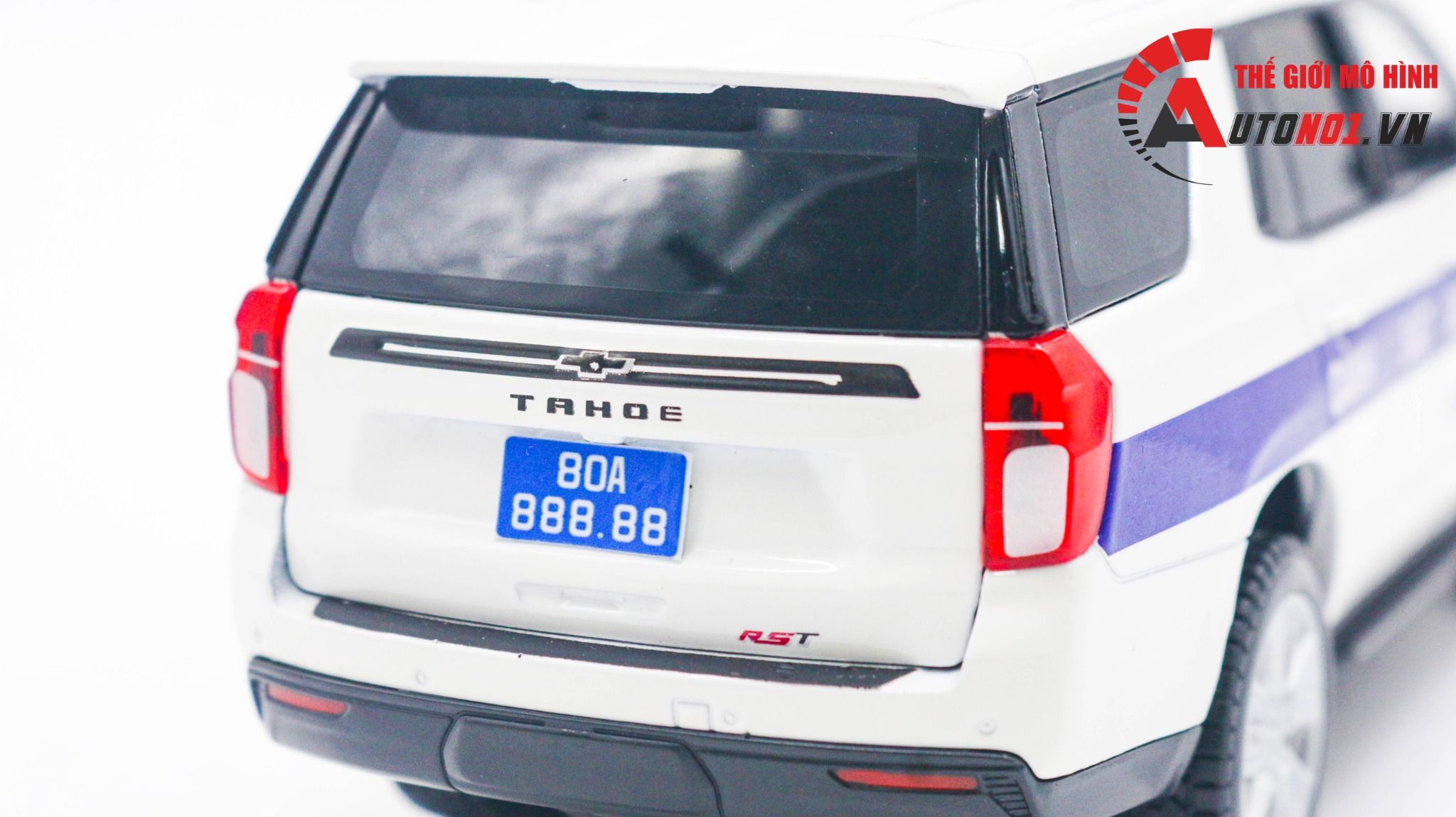  Mô hình xe ô tô độ CSGT Chevrolet Tahoe 2021 mở 2 cửa tỉ lệ 1:24 Maisto OT244 