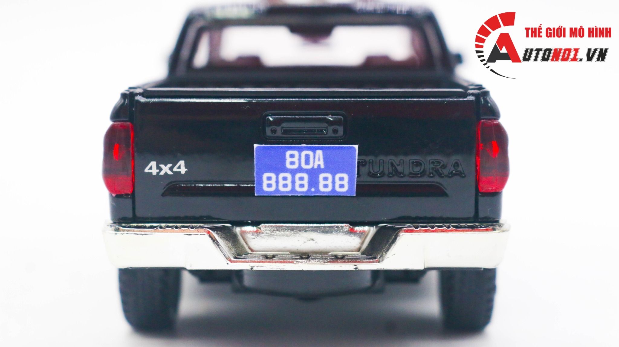  Mô hình xe ô tô Toyota Tundra black độ CSGT tỉ lệ 1:32 henteng Autono1 OT245 