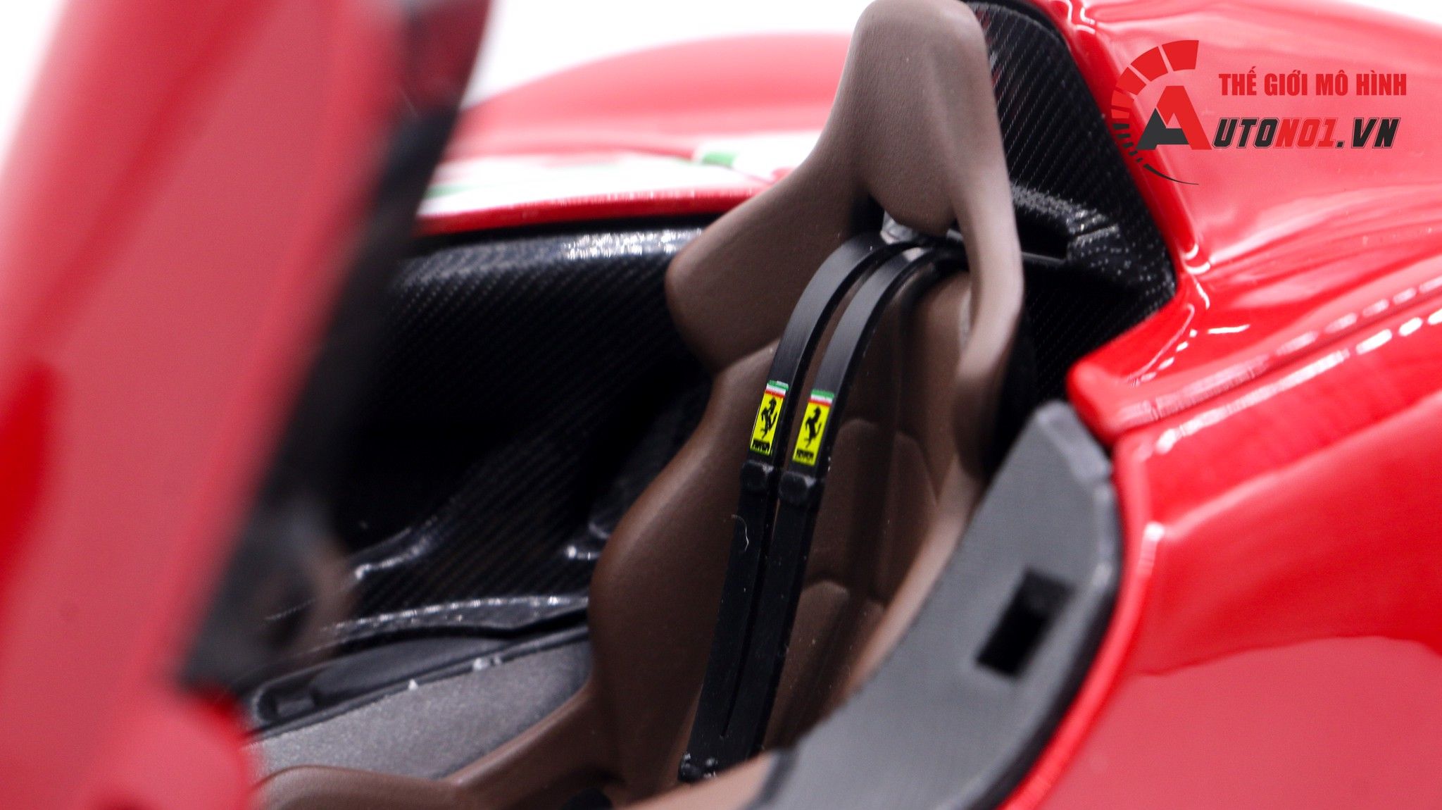  Mô hình xe Ferrari Monza Sp1 Sports Red 1:18 Signature Bburago 7547 