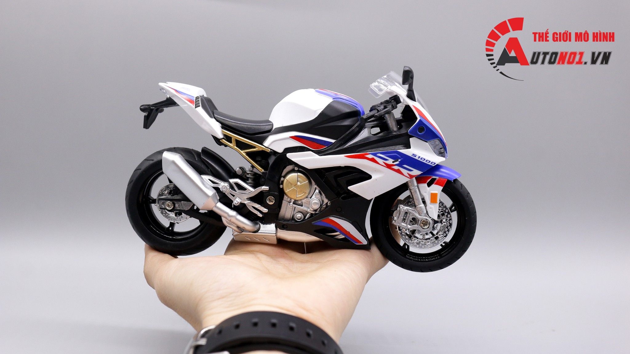 Cận cảnh BMW S1000RR 2020 chạy lướt chỉ hơn 900 triệu ở Sài Gòn