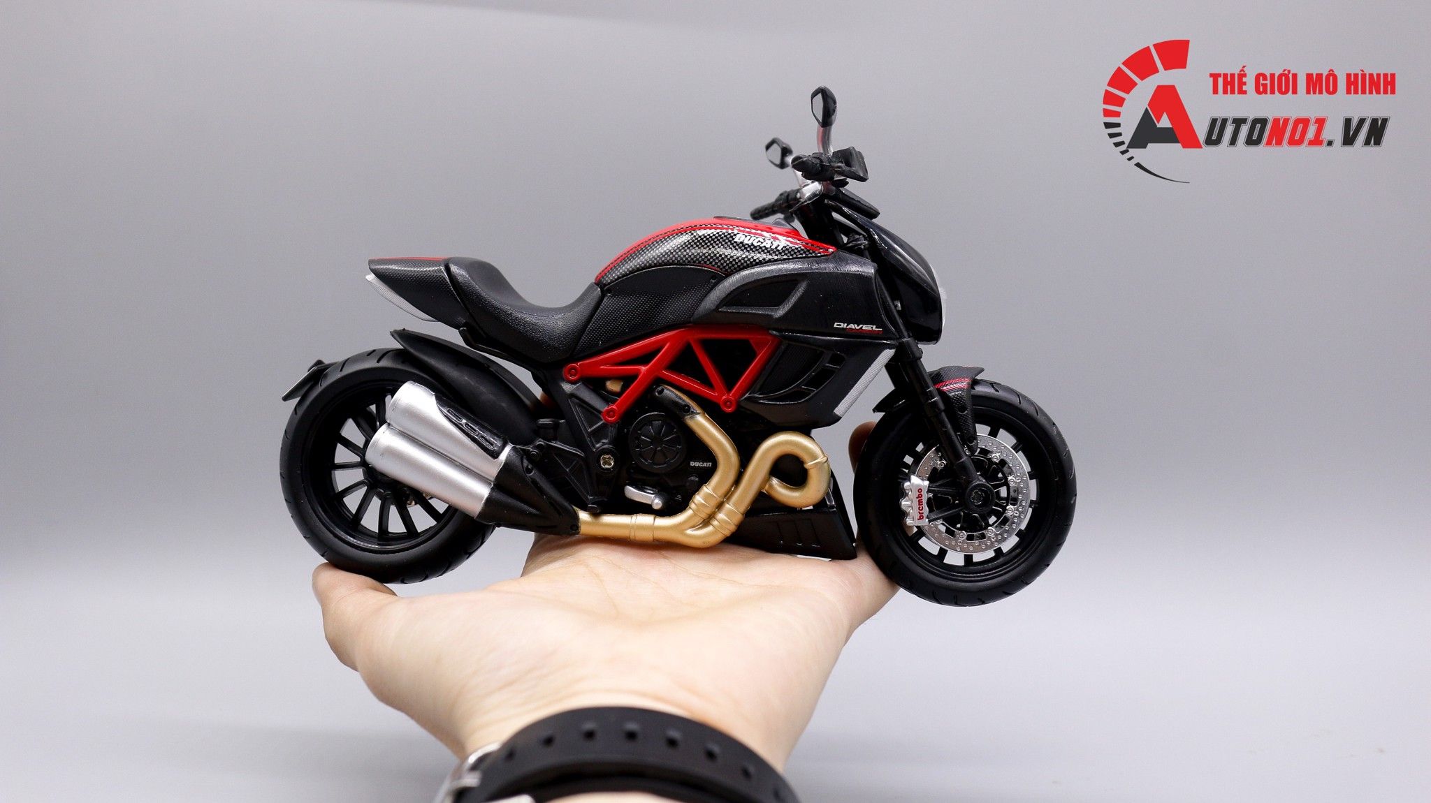  Mô hình xe Ducati Diavel Carbon 1:12 Maisto MT084 