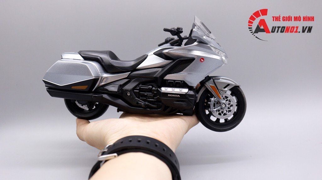 Cận cảnh siêu phẩm Honda Gold Wing F6C Valkyrie 2014 tại Việt Nam