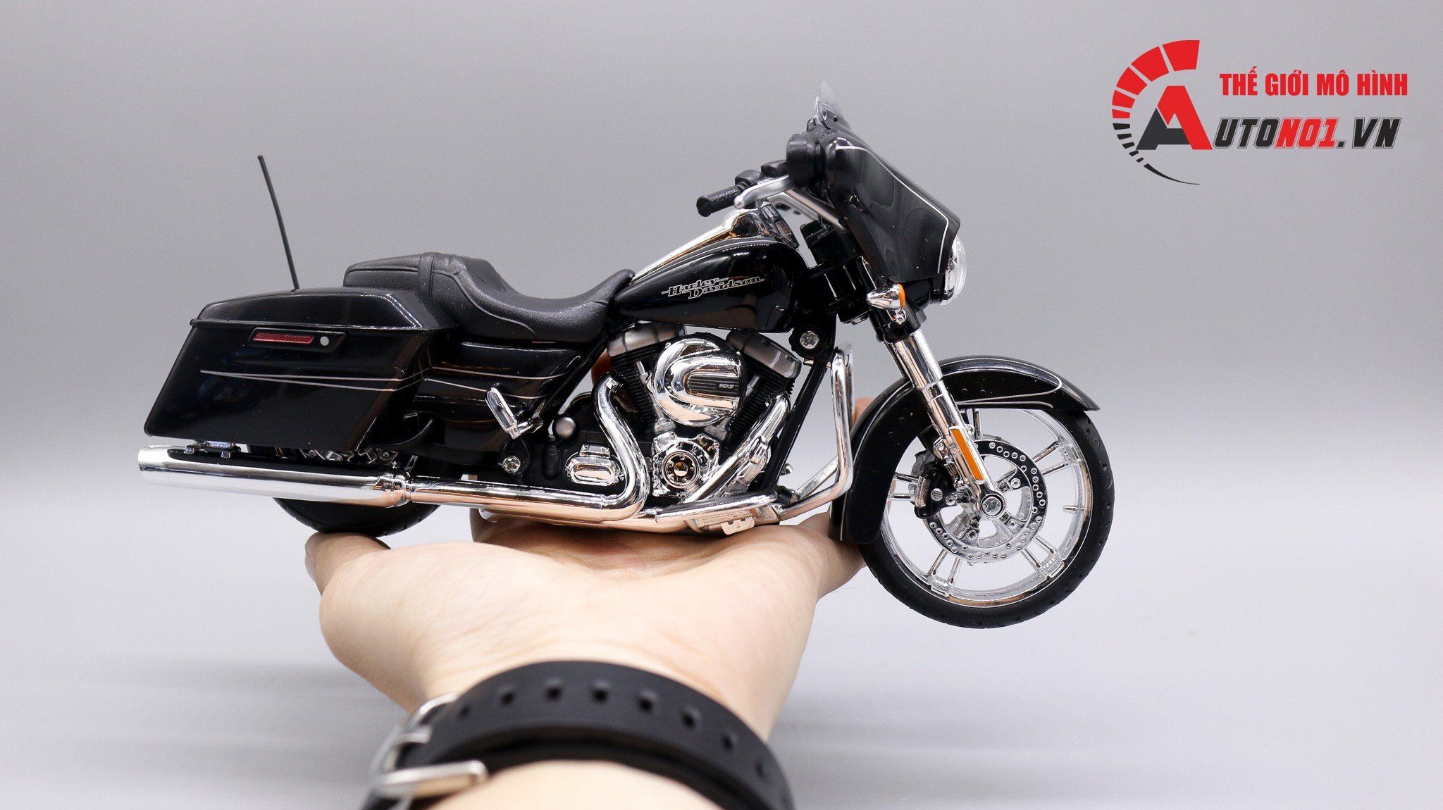  Mô hình xe Harley Davidson 2015 street glide special black 1:12 Maisto 1783 