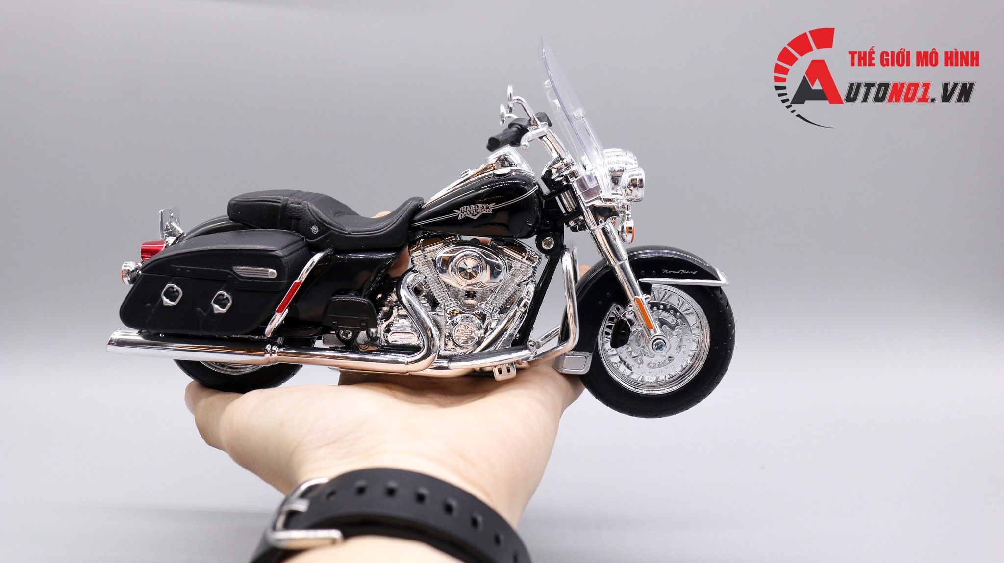  Mô hình xe Harley Davidson flhrc road king classic black 2013 1:12 Maisto MT037 