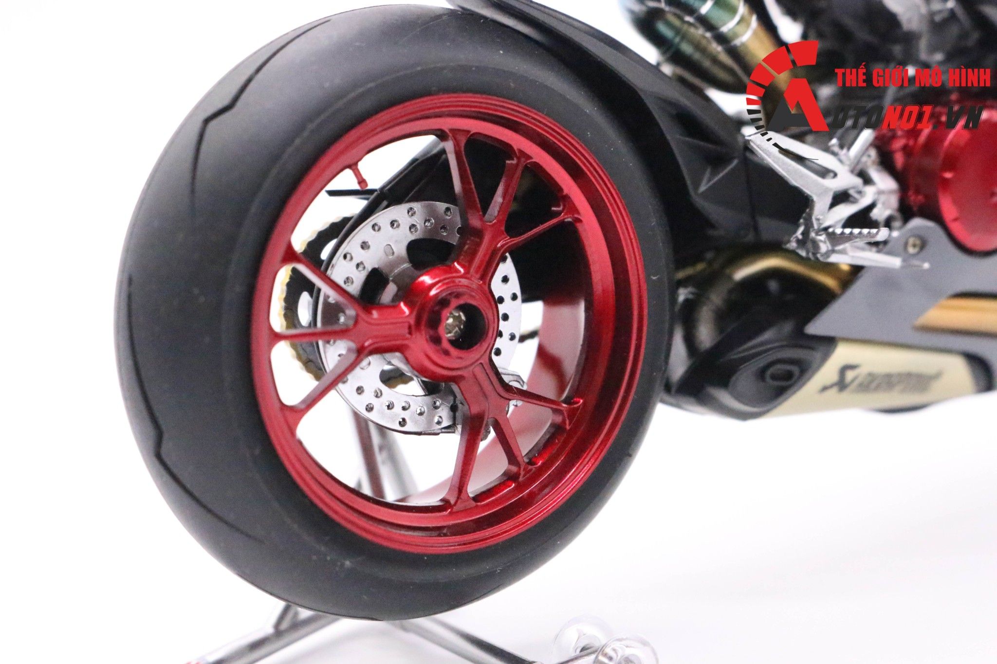  Mô hình siêu xe Ducati 1199 Panigale Liberty Walk 1:12 Tamiya 6526 