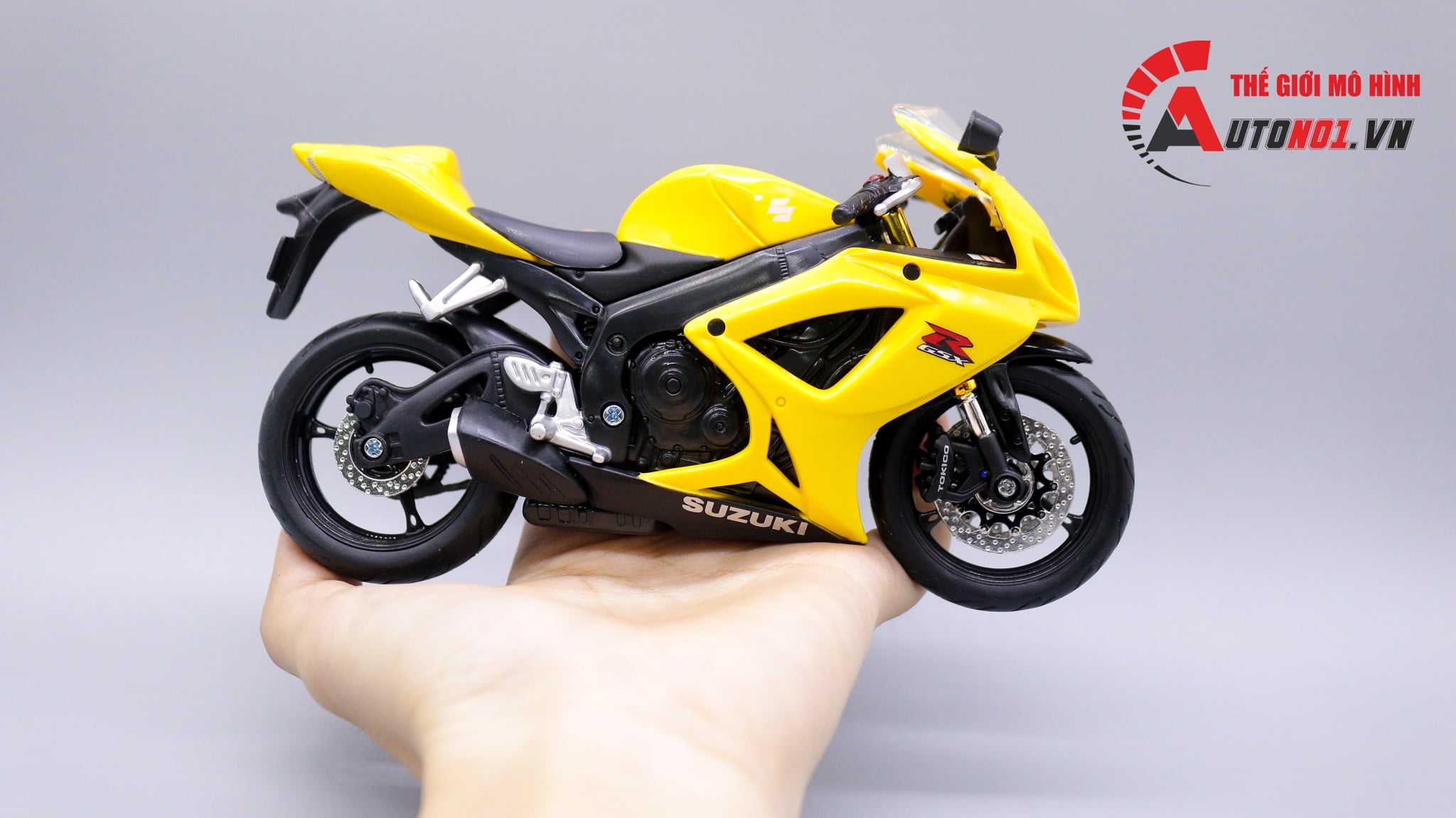  Mô hình xe Suzuki Gsx R600 yellow 1:12 Maisto 3663 