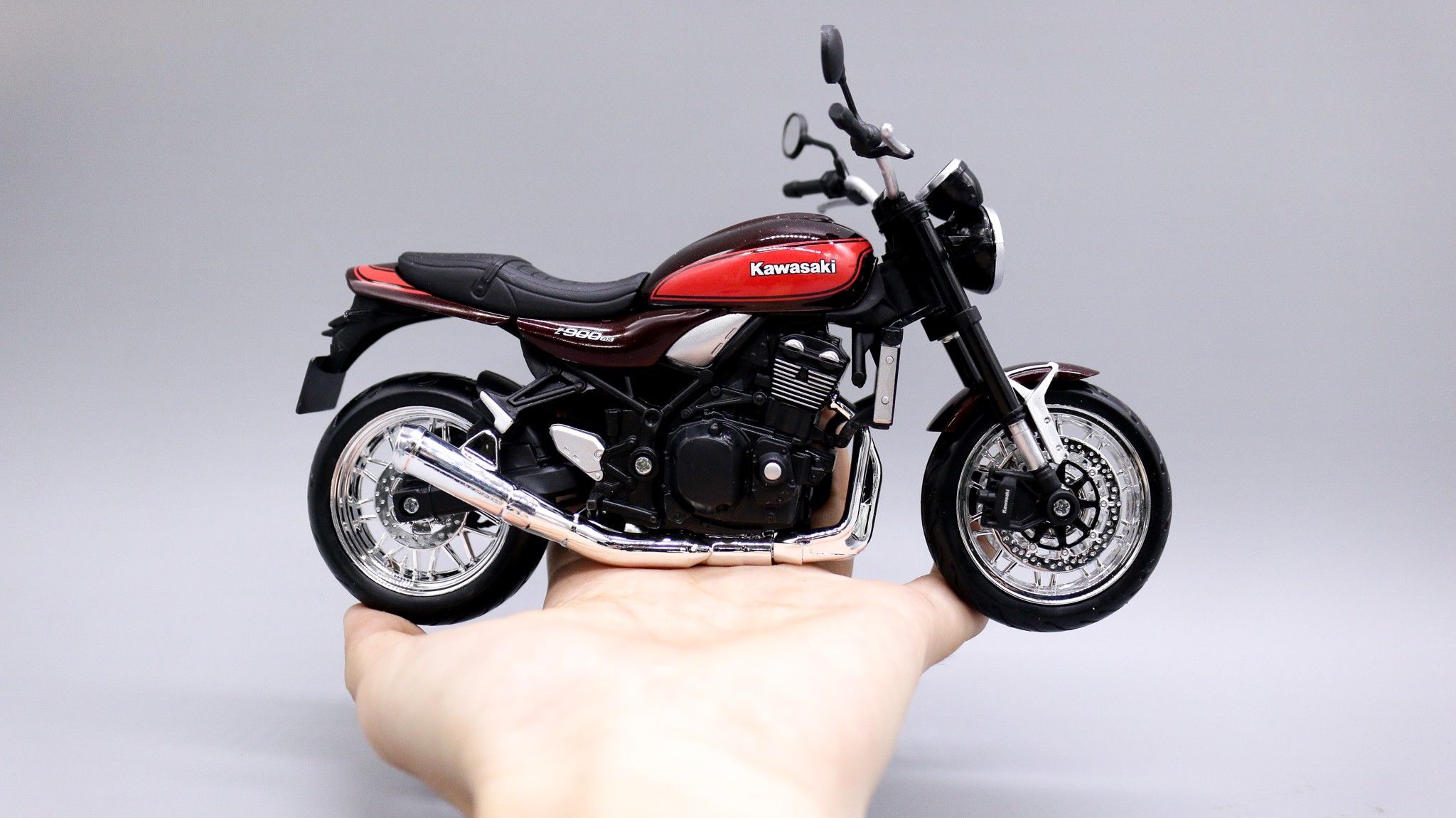  Mô hình xe Kawasaki Z900RS tỉ lệ 1:12 Maisto MT075 