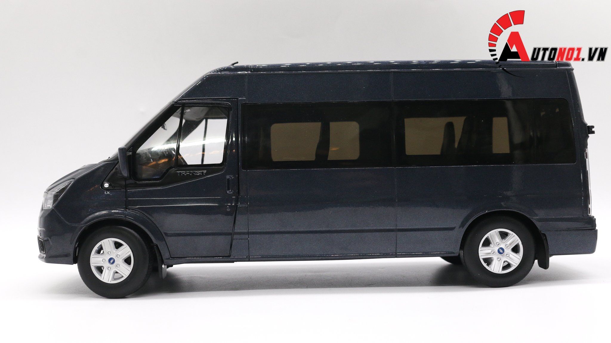  Mô hình xe Ford Transit 16 chỗ Blue 1:18 Paudi 2775 