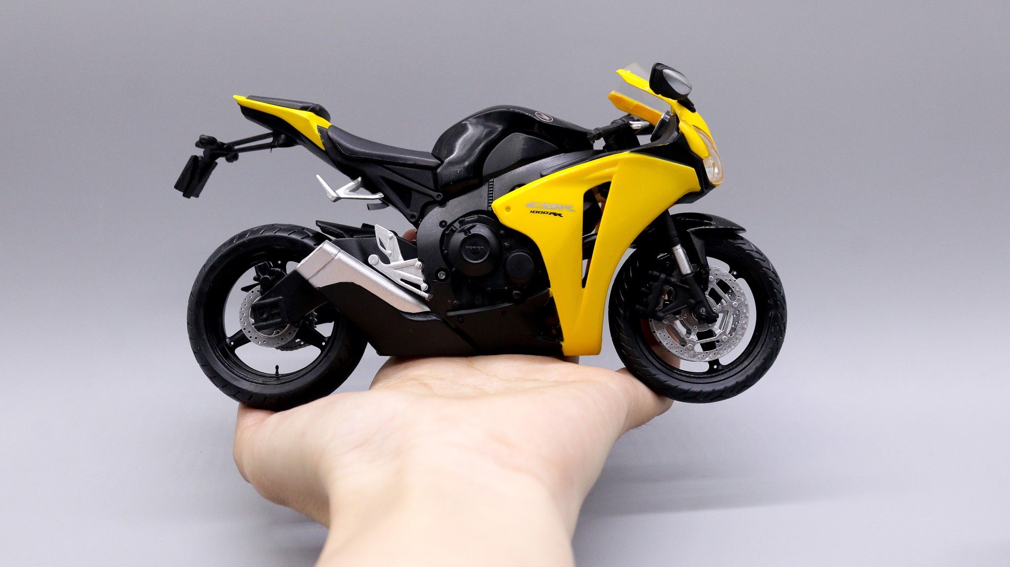  Mô hình xe Honda CBR 1000rr yellow 1:12 Joycity 5567 