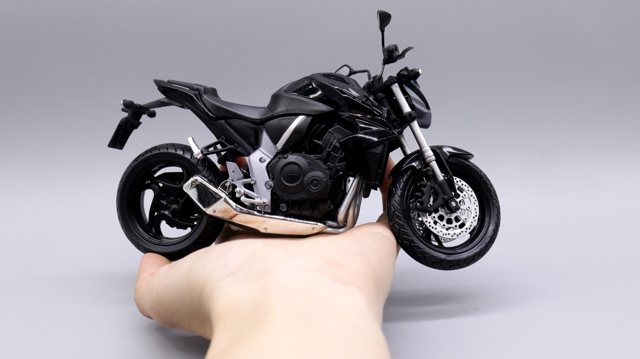 Mô hình xe mô tô Honda CB 1000R black tỉ lệ 1:12 Joycity 6520 