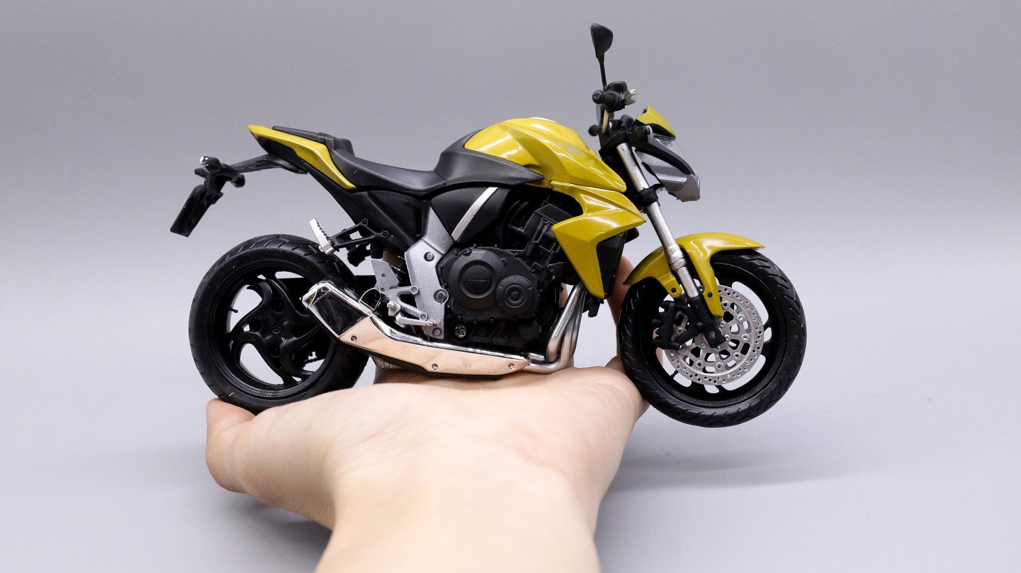  Mô hình xe Honda CB 1000r yellow 1:12 Joycity 5405 
