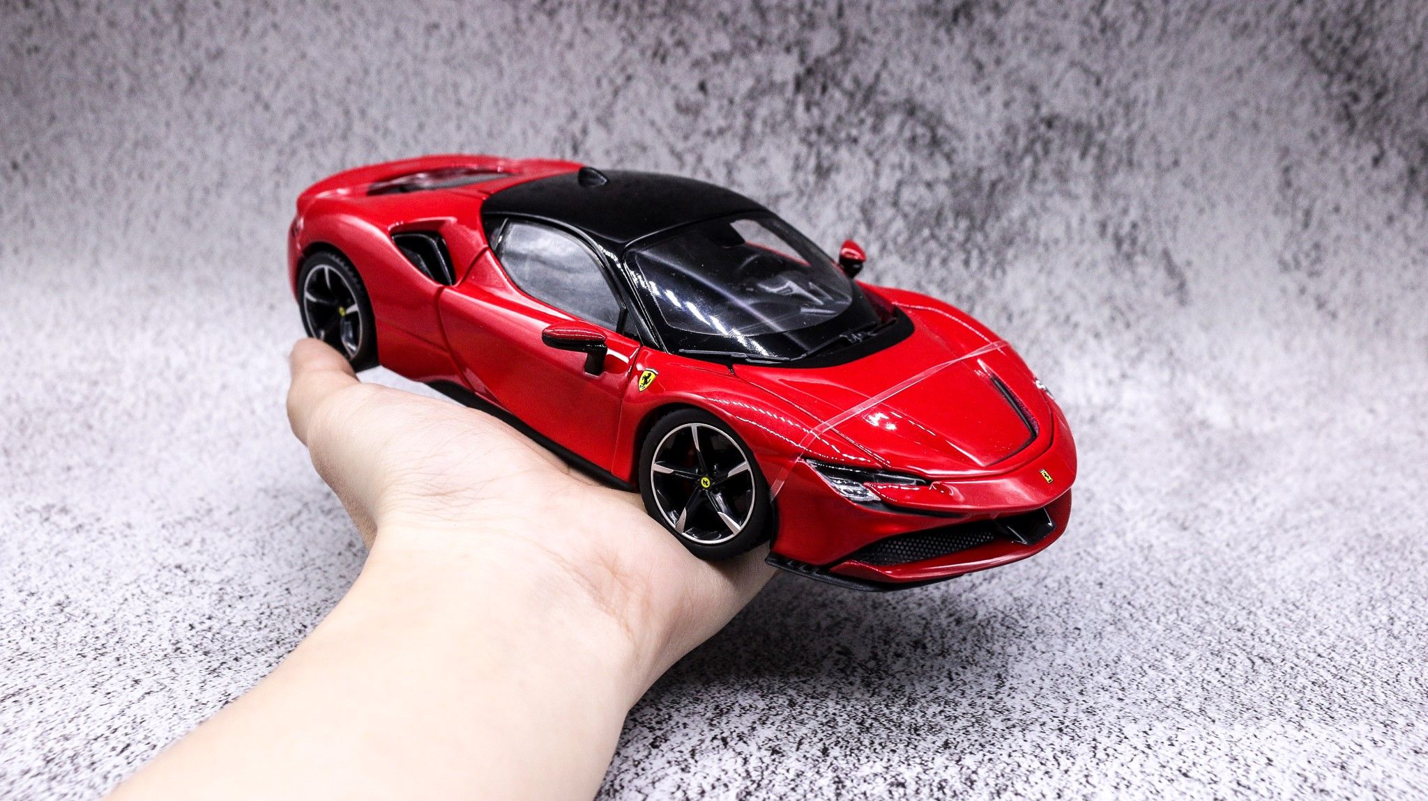  Mô hình xe Ferrari Sf90 Stradale đánh lái được full open 1:24 Bburago 7528 