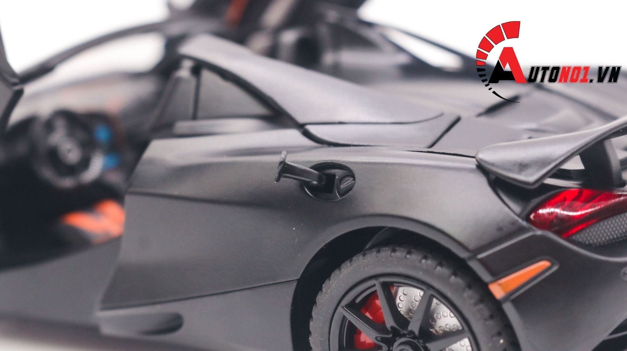  Mô hình xe ô tô Mclaren 720S full open tỉ lệ 1:24 Chezhi CZ24582 