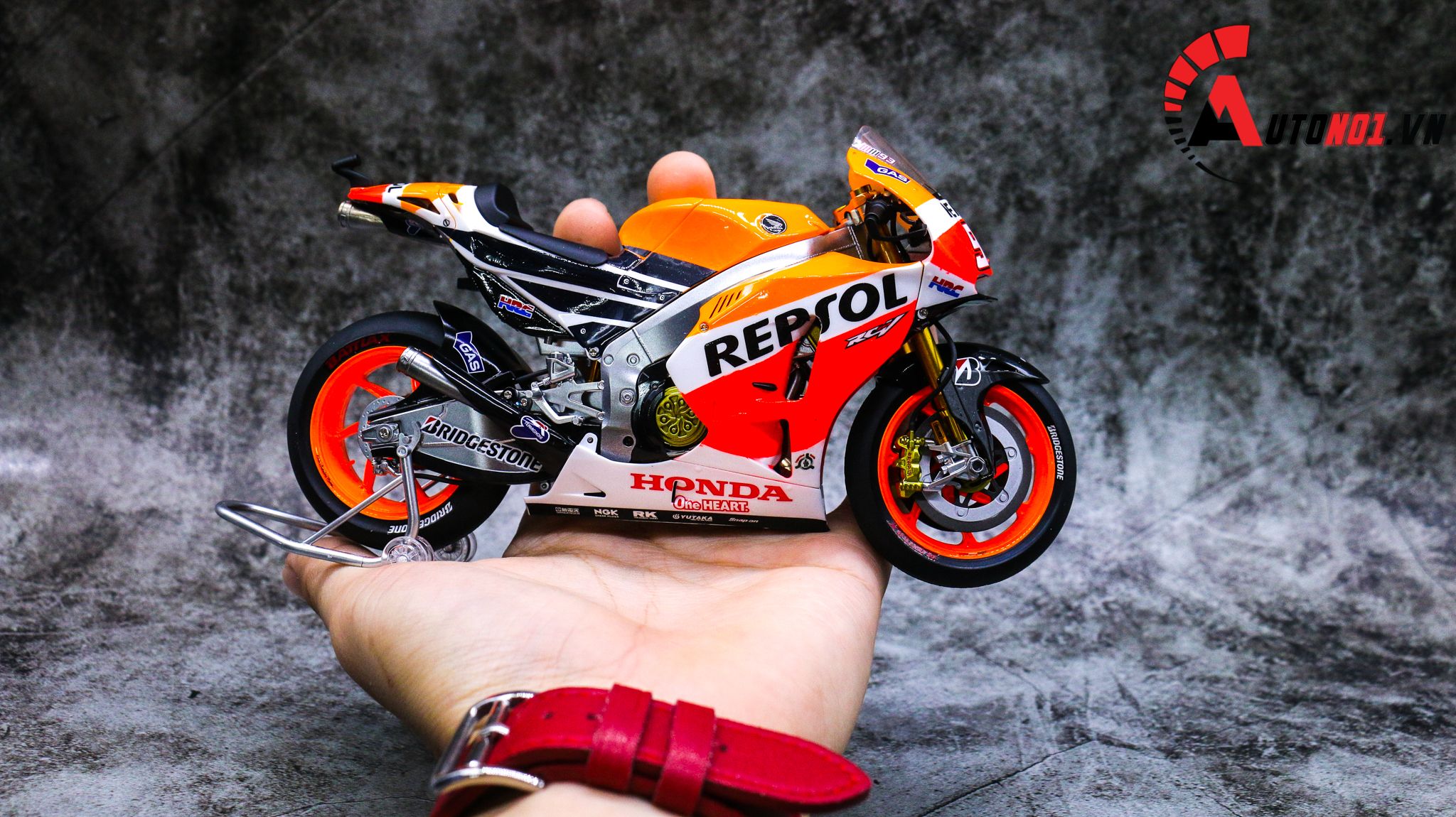  Mô hình xe Repsol Honda Rc213v 2014 1:12 Tamiya D098A 