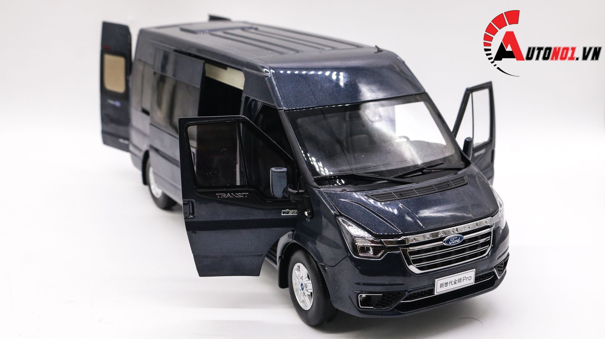  Mô hình xe Ford Transit 16 chỗ Blue 1:18 Paudi 2775 