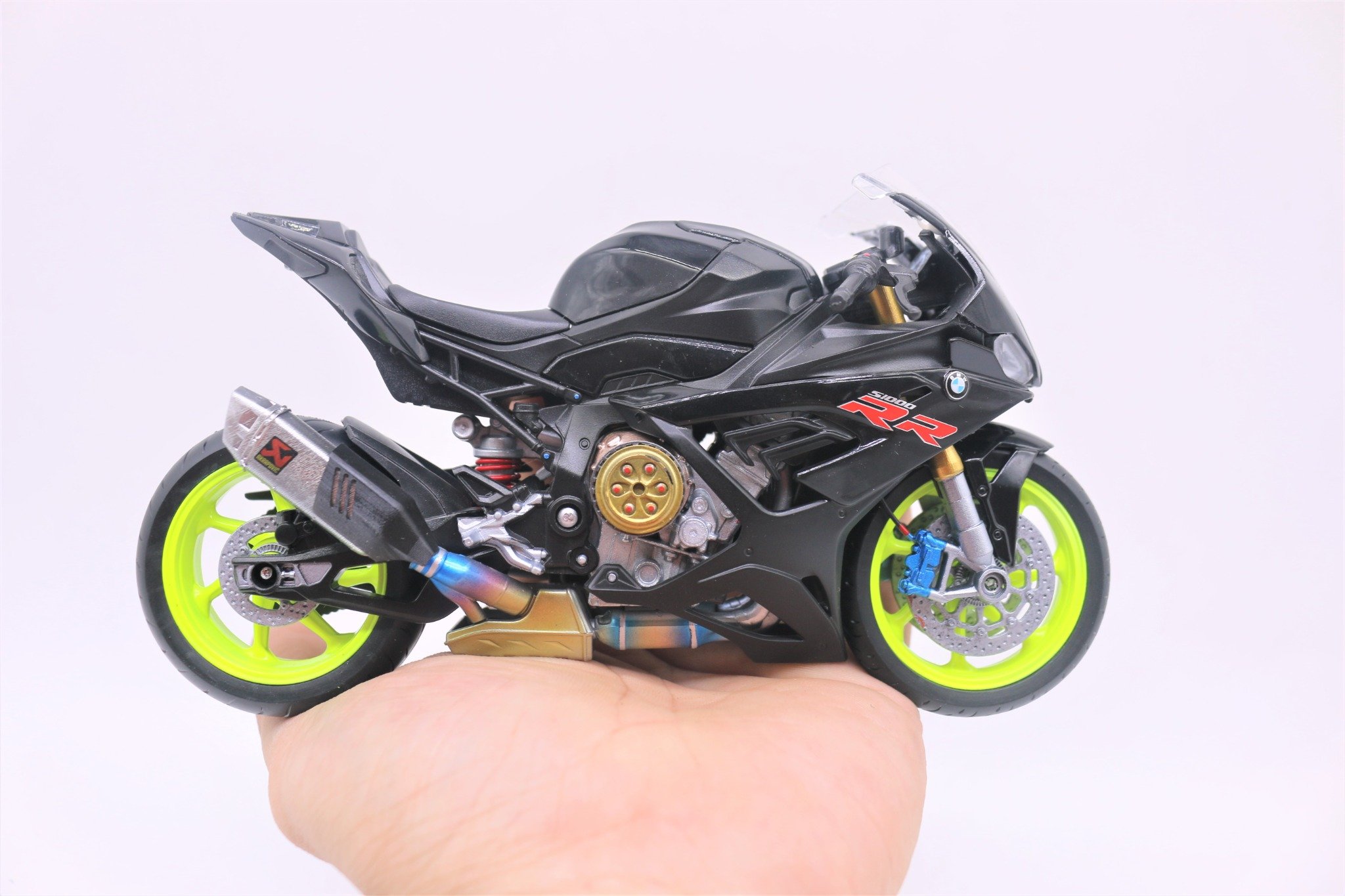  Mô hình xe độ Bmw S1000rr 2020 black độ nồi - độ pô 1:12 Autono1 Welly D226K 