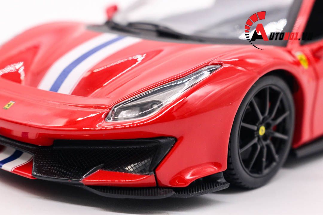  Mô hình xe Ferrari 488 Pista Red đánh lái được phiên bản có đế 1:24 Bburago 5836 