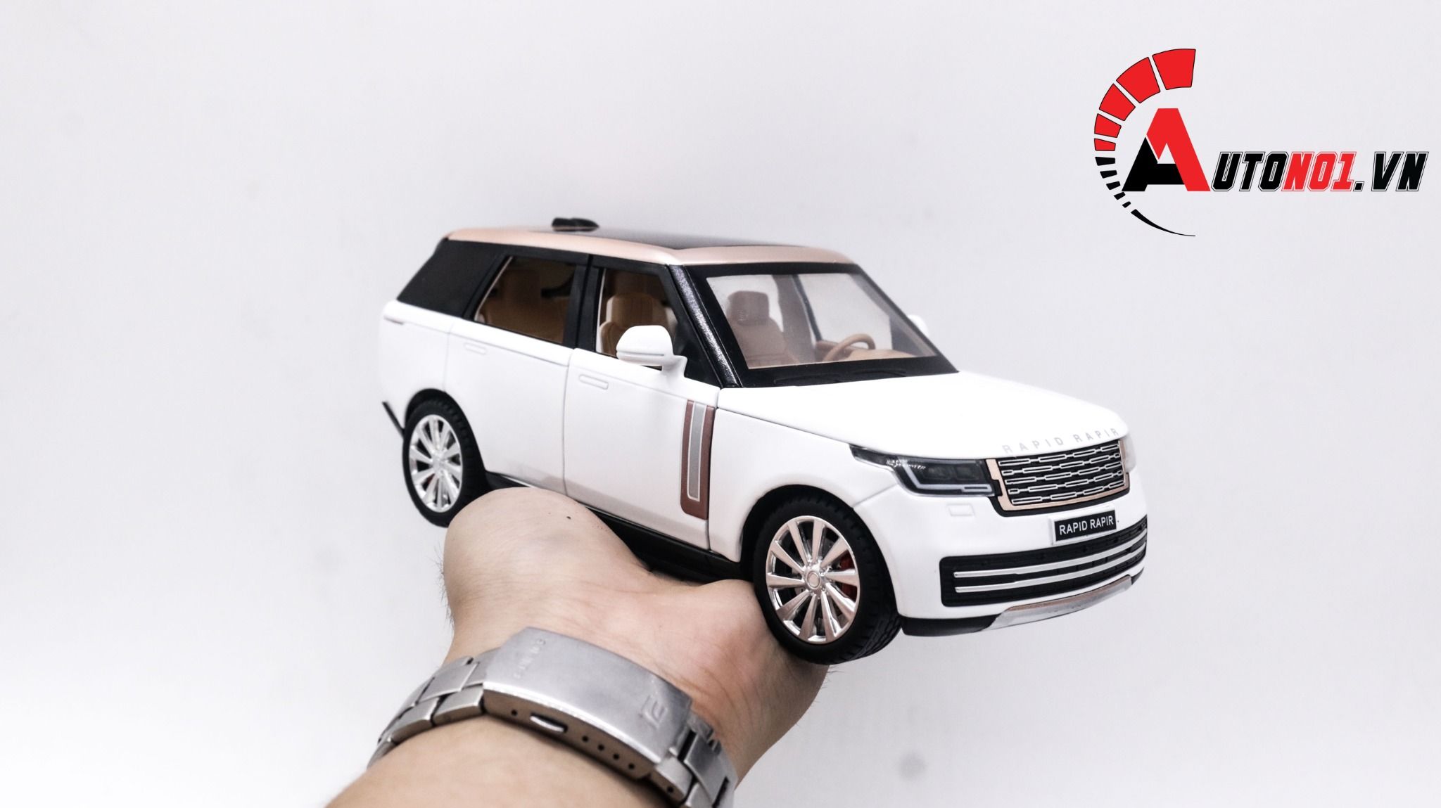  Mô hình xe ô tô Land Rover Range Rover SV Autobiography 2022 tỉ lệ 1:24 XLG OT239 