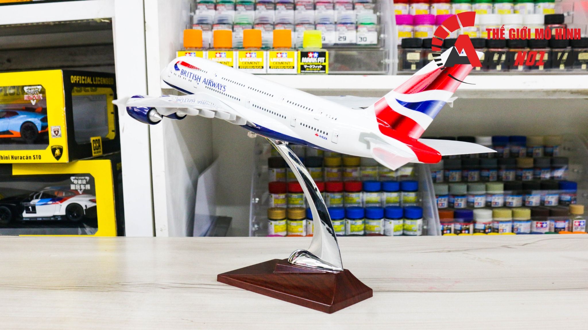  Mô hình máy bay Anh Quốc British Airways Airbus A380 không bánh kích thước 36cm MB36002 