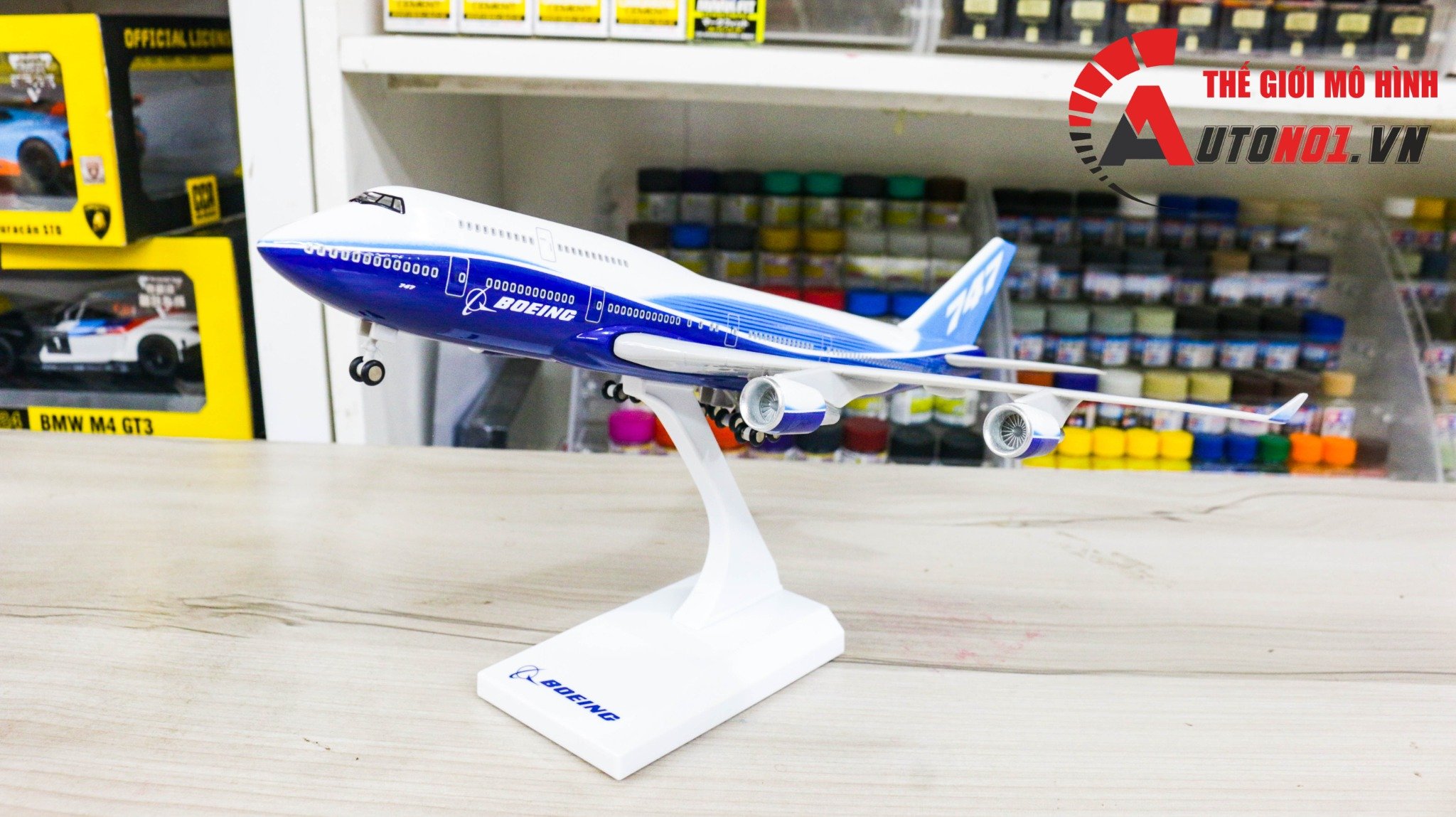  Mô hình máy bay Usa Intercontinental Livery Boeing B747-8 có đèn và âm thanh cảm ứng kích thước 30cm MB30001 