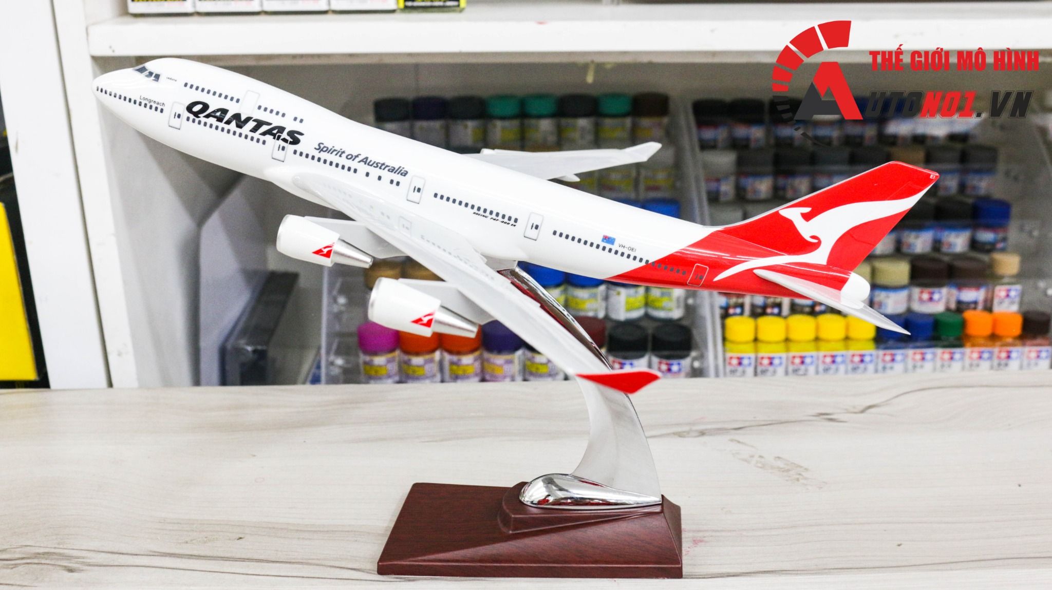  Mô hình máy bay Australia Qantas Boeing B747 không bánh kích thước 32cm MB32001 