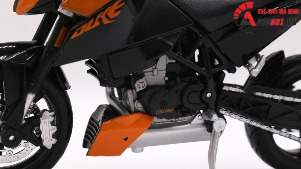 MÔ HÌNH XE MÔ TÔ KTM 690 DUKE 1:12 MAISTO 7794