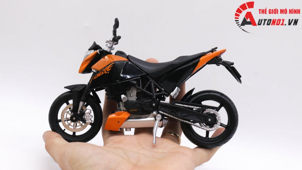 MÔ HÌNH XE MÔ TÔ KTM 690 DUKE 1:12 MAISTO 7794