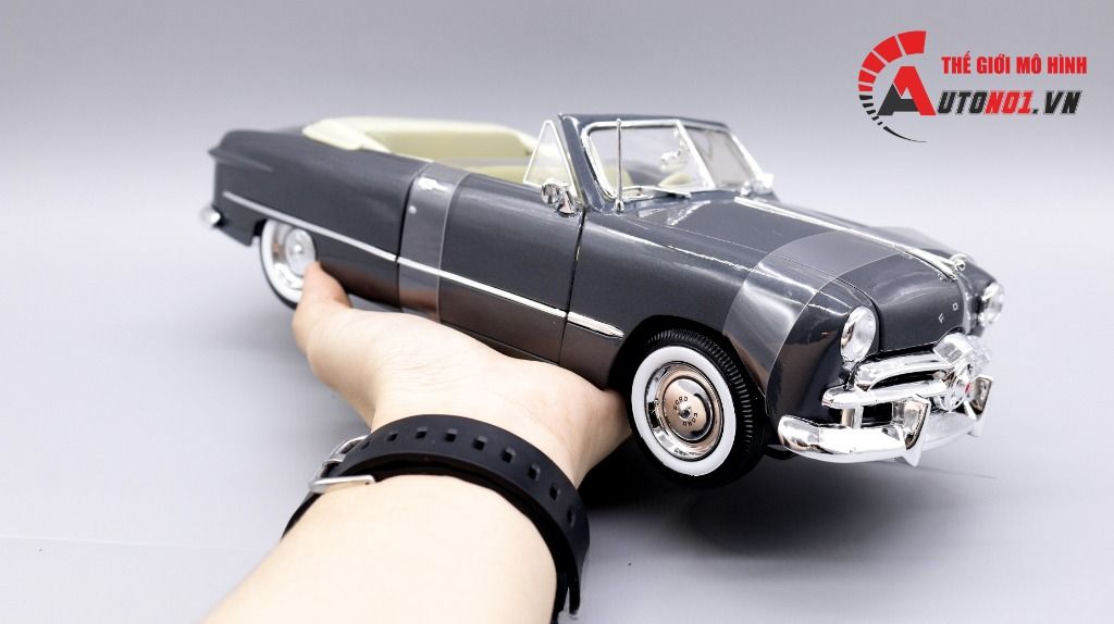  Mô hình xe Ford Convertible 1949 Grey 1:18 Maisto 2673 