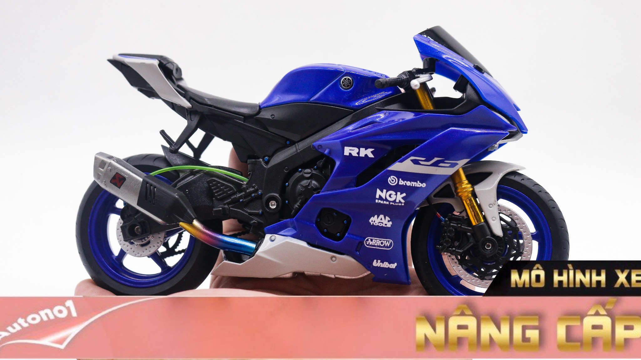  Mô hình xe độ Yamaha R6 Blue Pô Akrapovic 1:12 Autono1 Welly D207E 