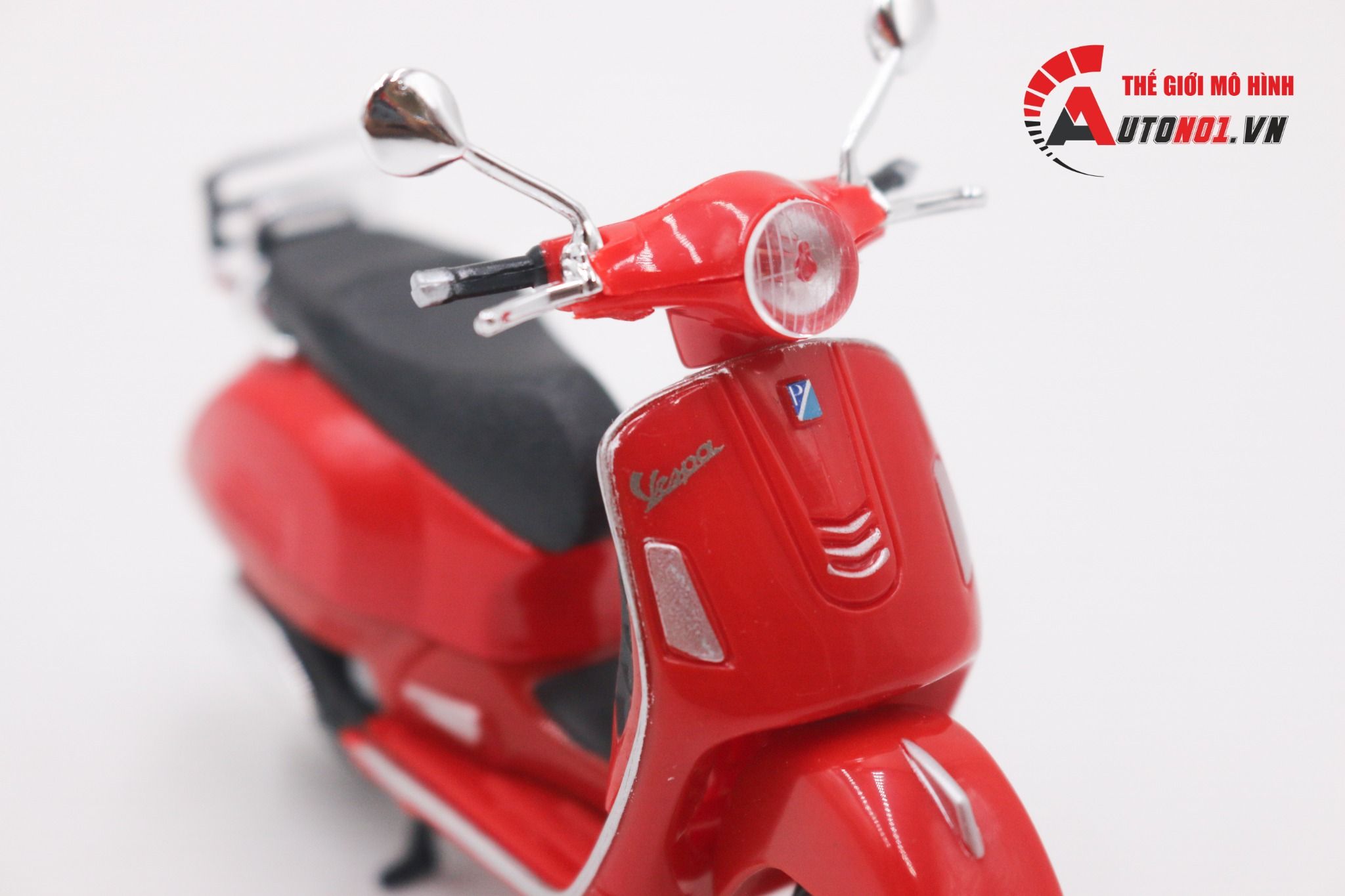  Mô hình xe Vespa gts 300 2017 red 1:18 Maisto 7070R 