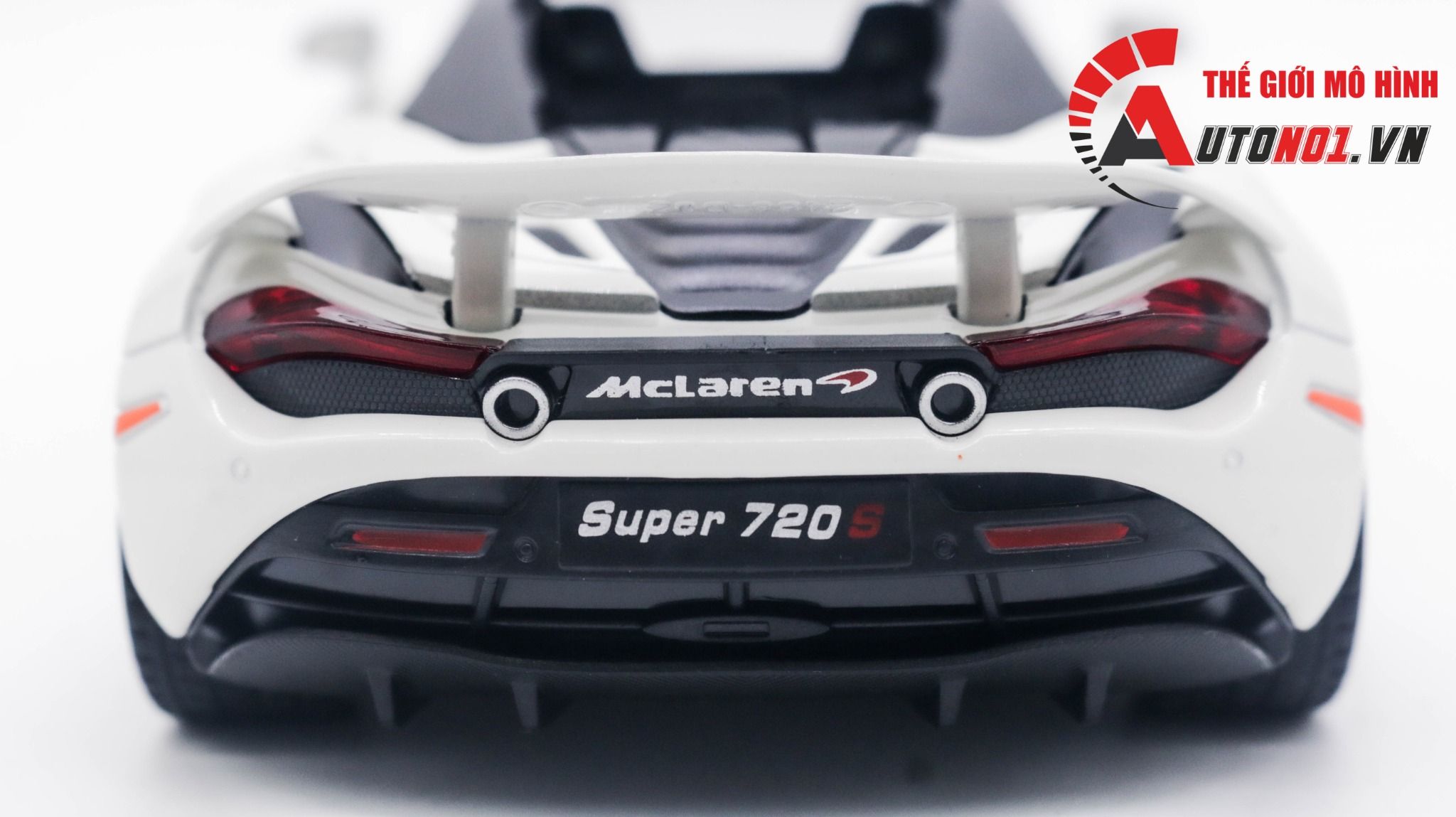  Mô hình xe ô tô độ CSGT Mclaren 720S full open tỉ lệ 1:24 Chezhi OT255 