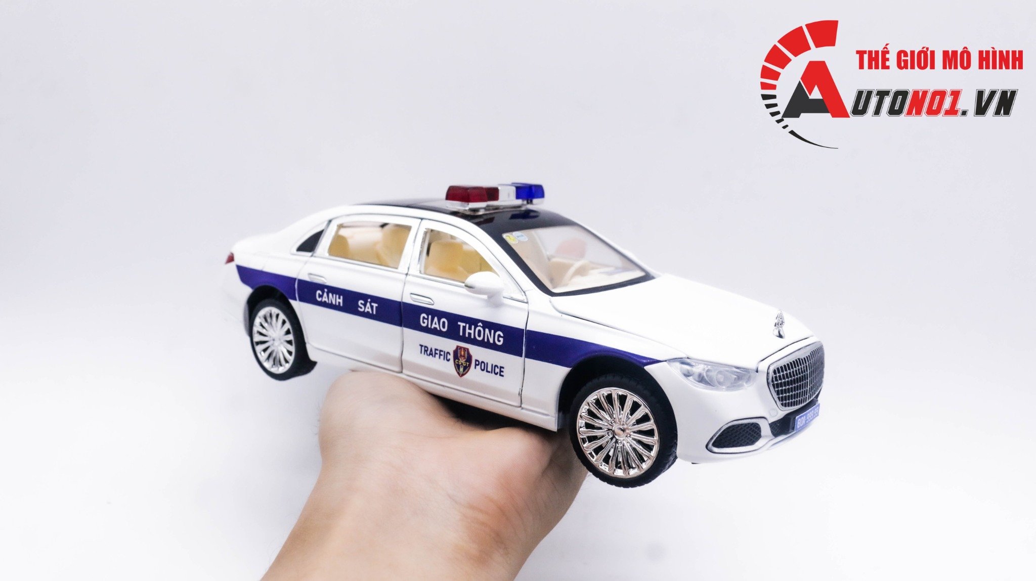  Mô hình xe ô tô độ CSGT Mercedes Benz Maybach S680 full open tỉ lệ 1:24 XHD models OT261 