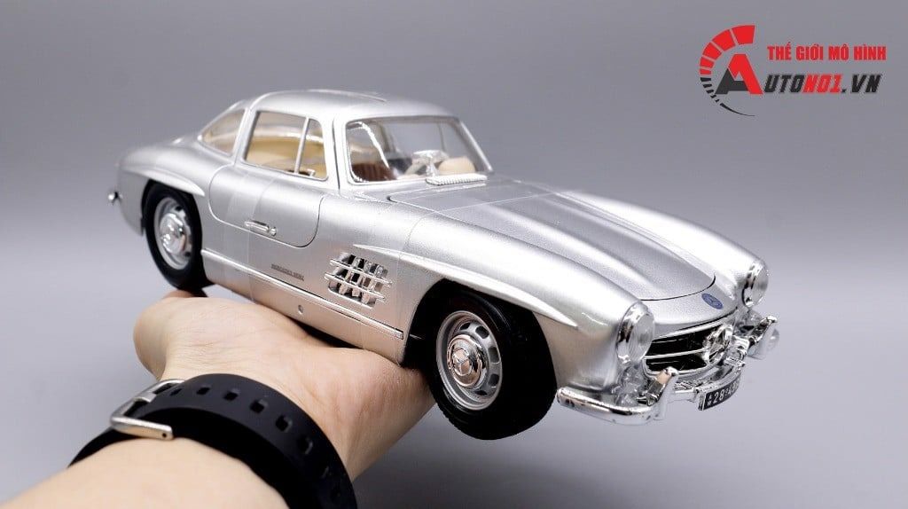  Mô hình xe cổ Mercedes Benz 300SL1954 Silver 1:18 Bburago OT063 