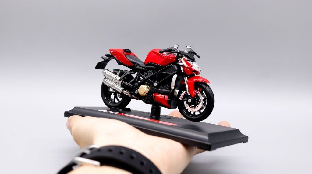  Mô hình xe mô tô Ducati Streetfighter s red 1:18 Maisto 5812 