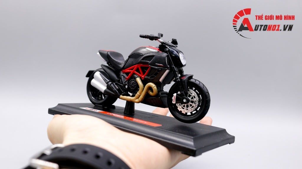  Mô hình xe mô tô Ducati Diavel Carbon tỉ lệ 1:18 Maisto MT18054 