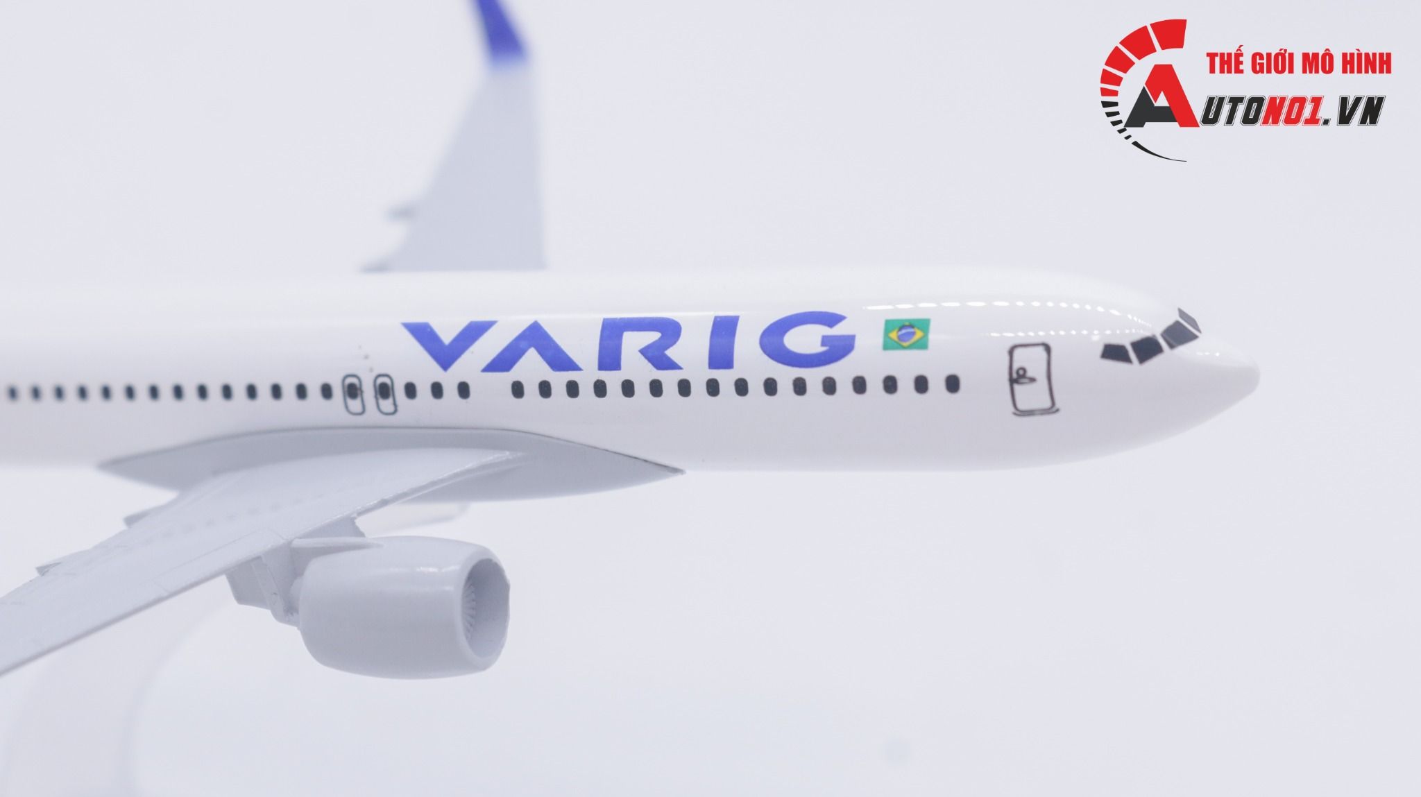  Mô hình máy bay Brazil VARIG PR-VBY Boeing B737 16cm MB16049 