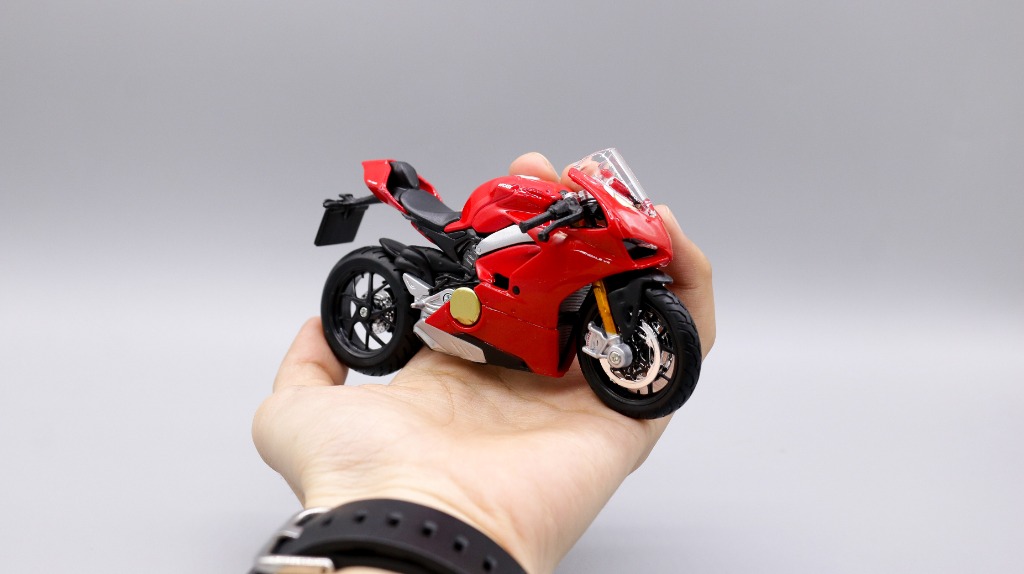  Mô hình xe Ducati Panigale V4 red 1:18 Bburago 6889 