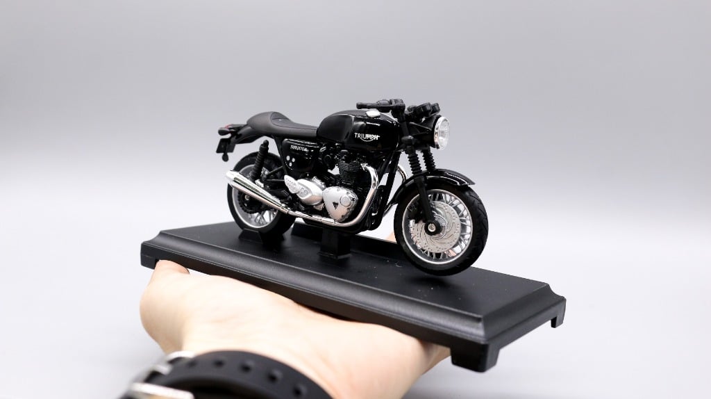  Mô hình xe mô tô Triumph thruxton 1200 1:18 Welly 5454 