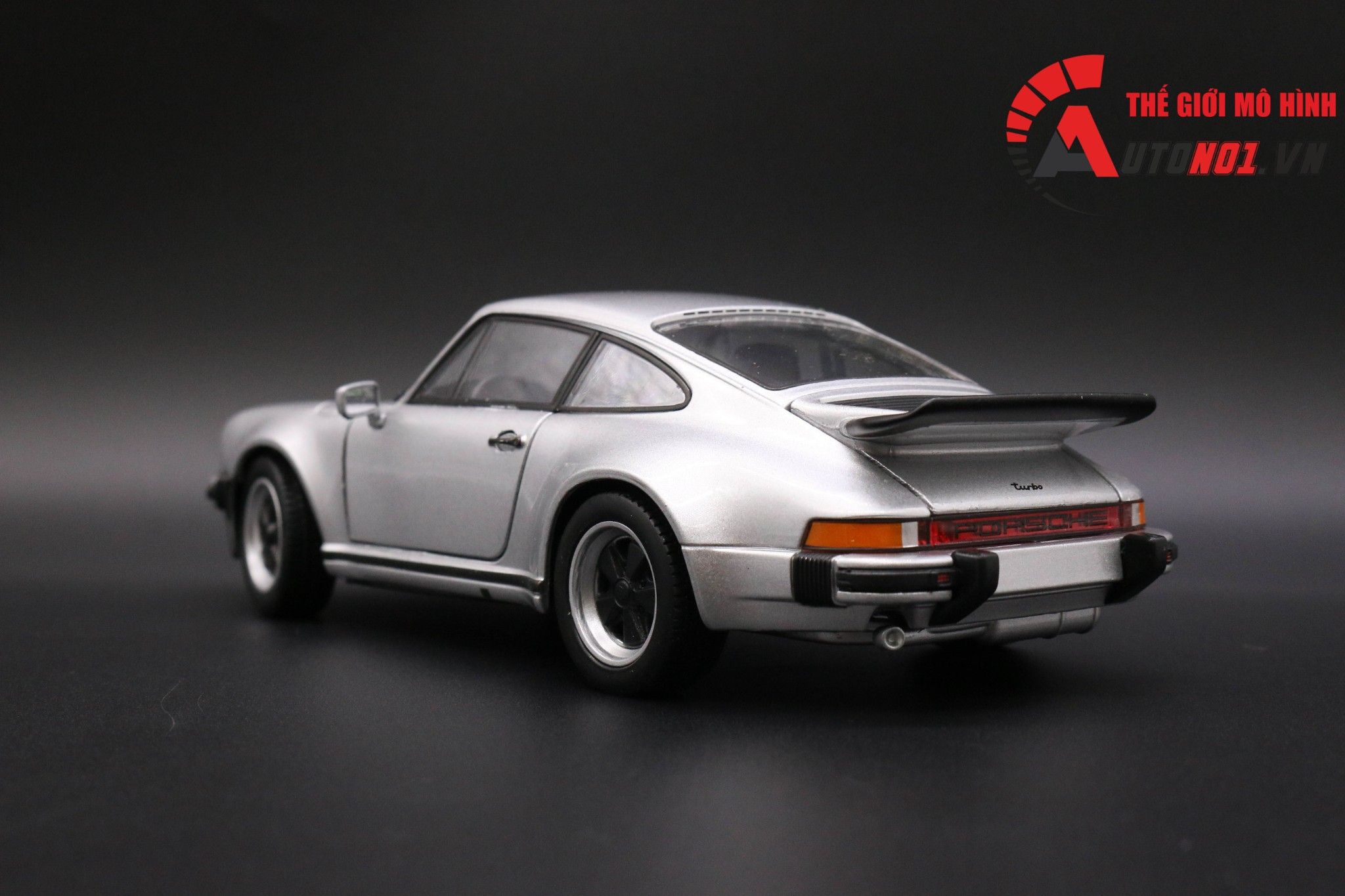  Mô hình xe Porsche 911 Turbo tỉ lệ 1:24 Welly OT043 