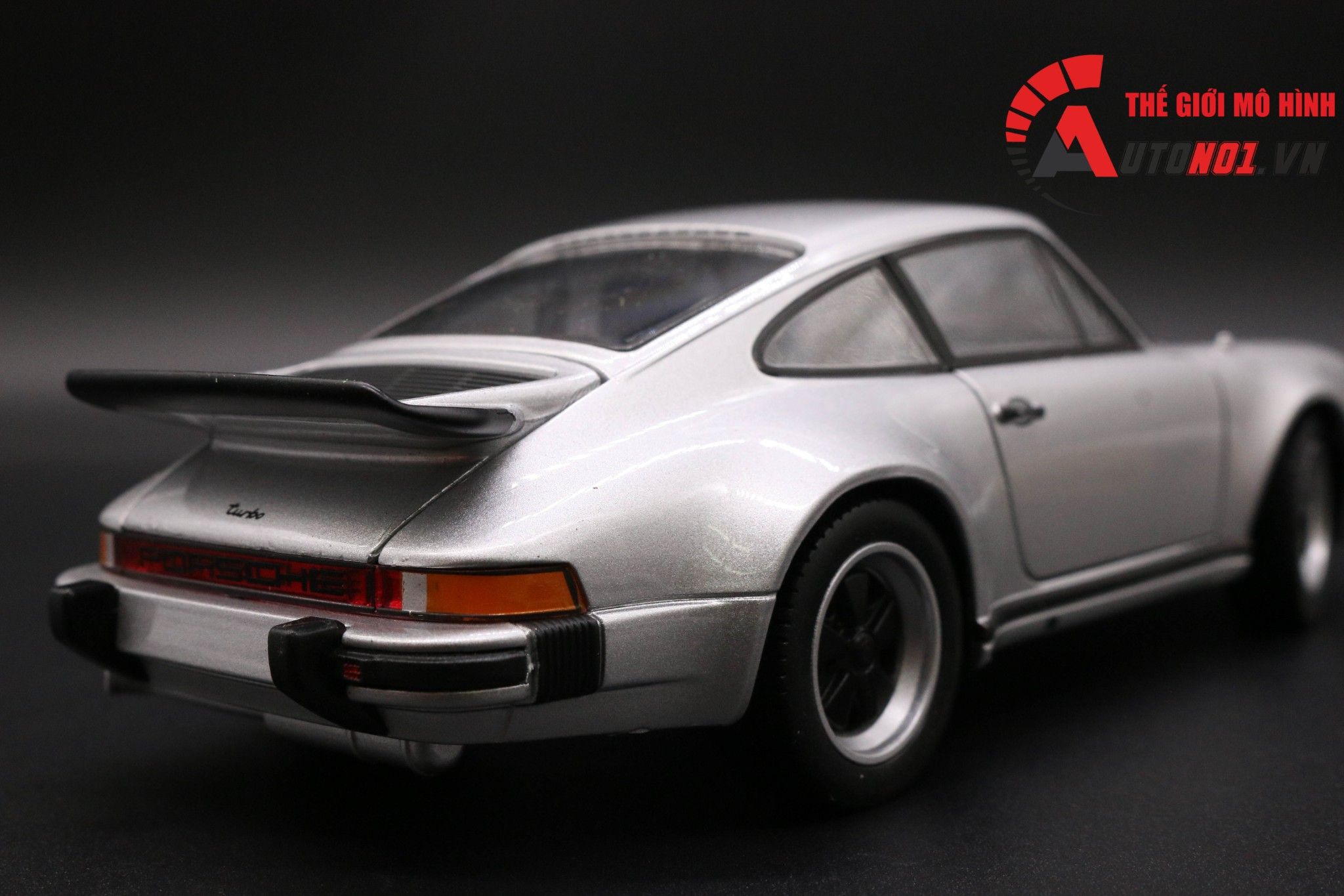  Mô hình xe Porsche 911 Turbo tỉ lệ 1:24 Welly OT043 